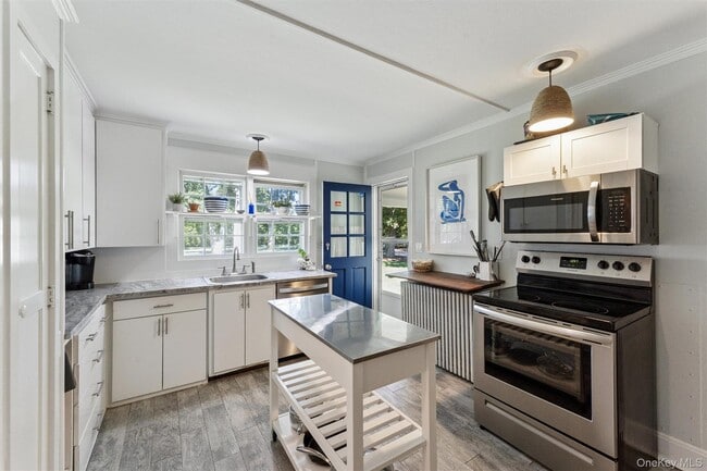 Photo - 35 Sheppard St