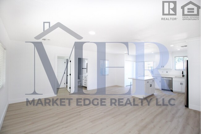 Photo - 4Bed/2Bath Home at Indian School/15th Ave! $399 MOVE-IN SPECIAL! Move-In Ready on 12/11/2025!