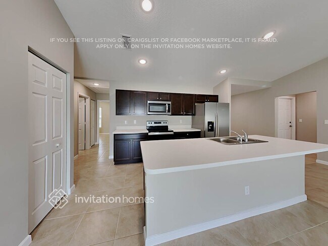 Photo - 1981 SE Cheltenham St