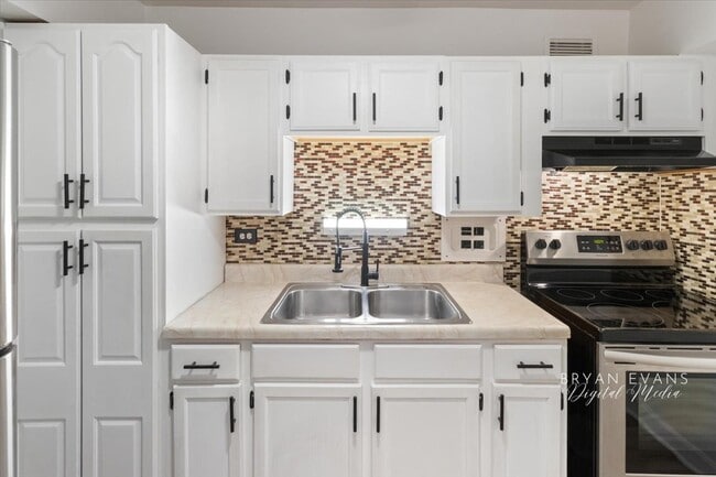 Photo - 7337 S South Shore Dr Unit 307