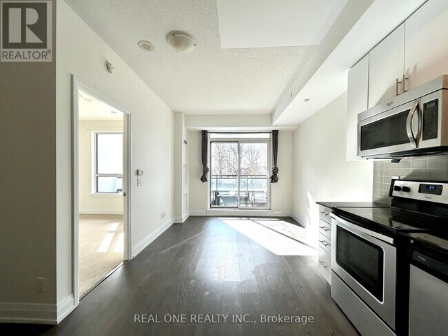 Photo - 7890 Bathurst St Unit #208