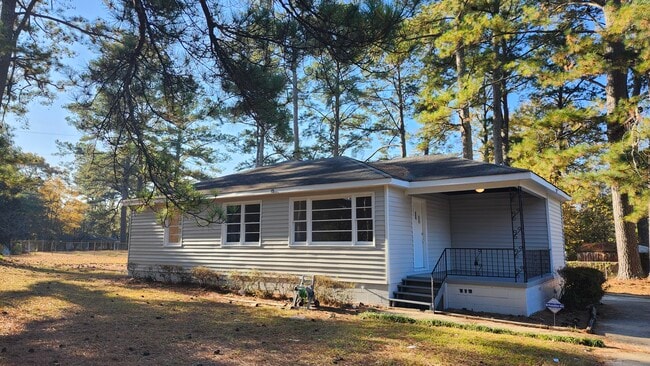 Building Photo - 153 Carol Dr