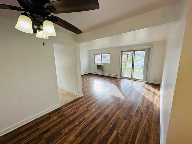 Photo - 685 E Fullerton Ave Unidad 105