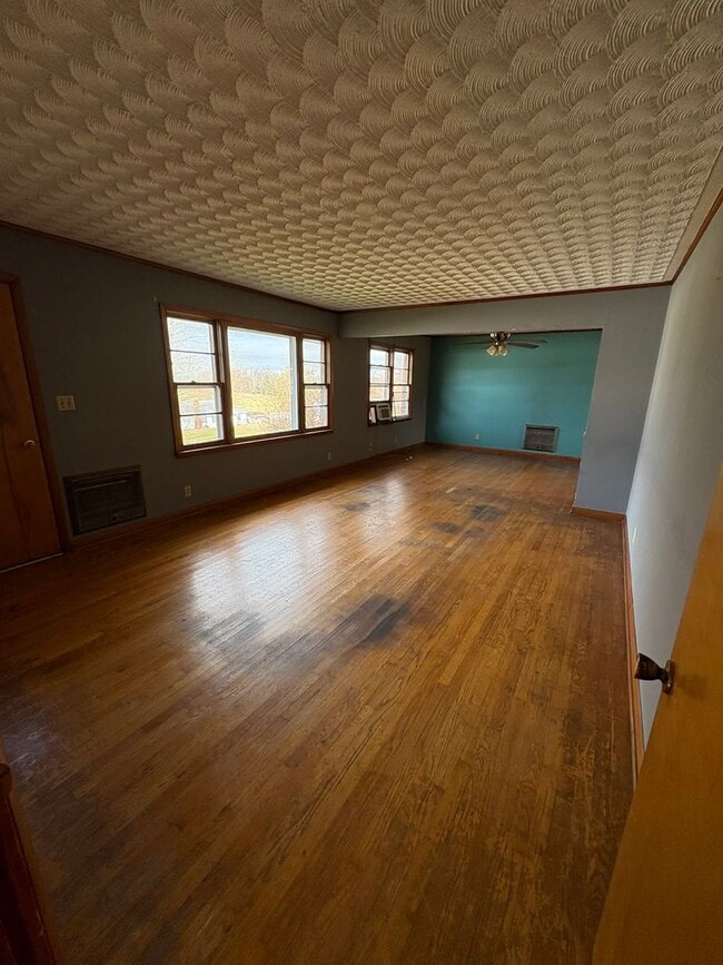 Photo - Comfortable Small-Town Living