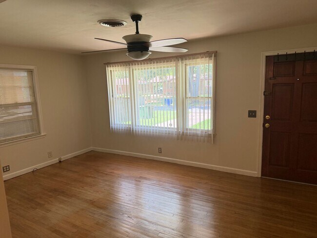 Photo - 2302 Dorothy Ave