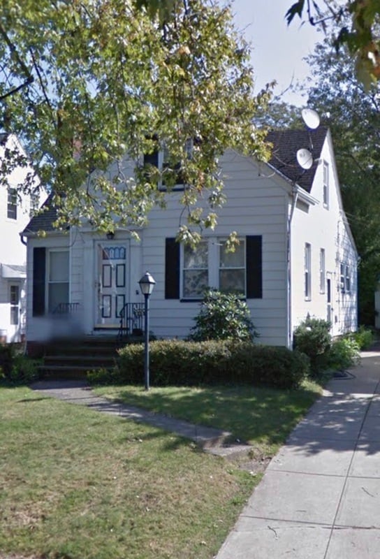 Photo - 345 E 211th St