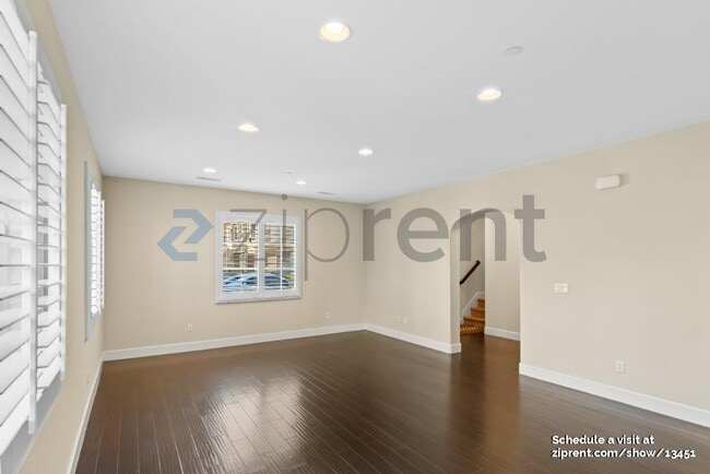 Photo - 467 Crab Apple Terrace