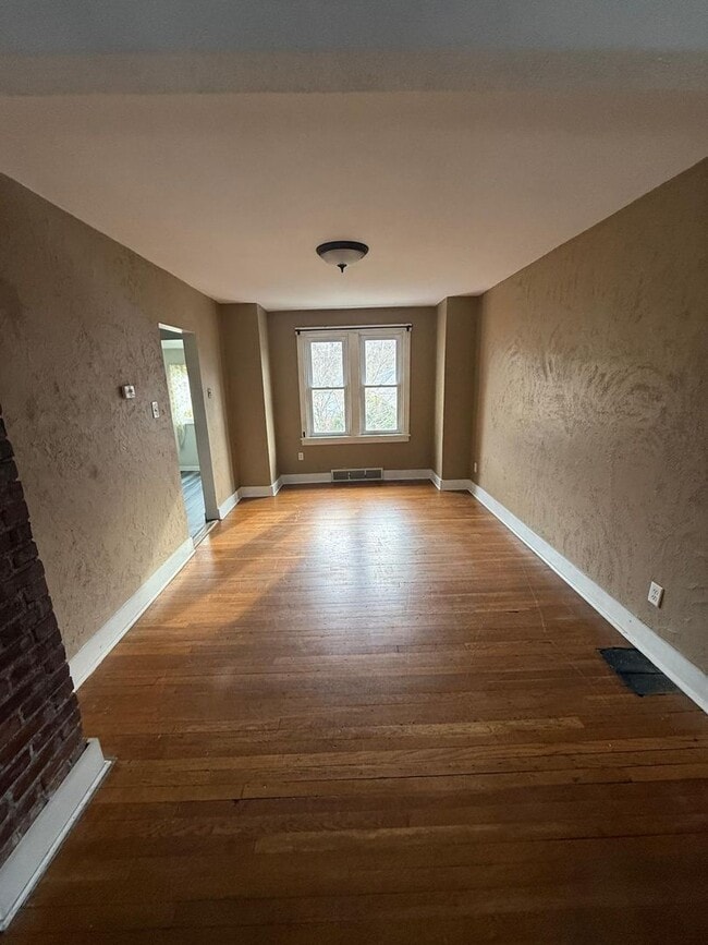 Photo - Newly Renovated 3BD 1BA house in Mt. Washington!