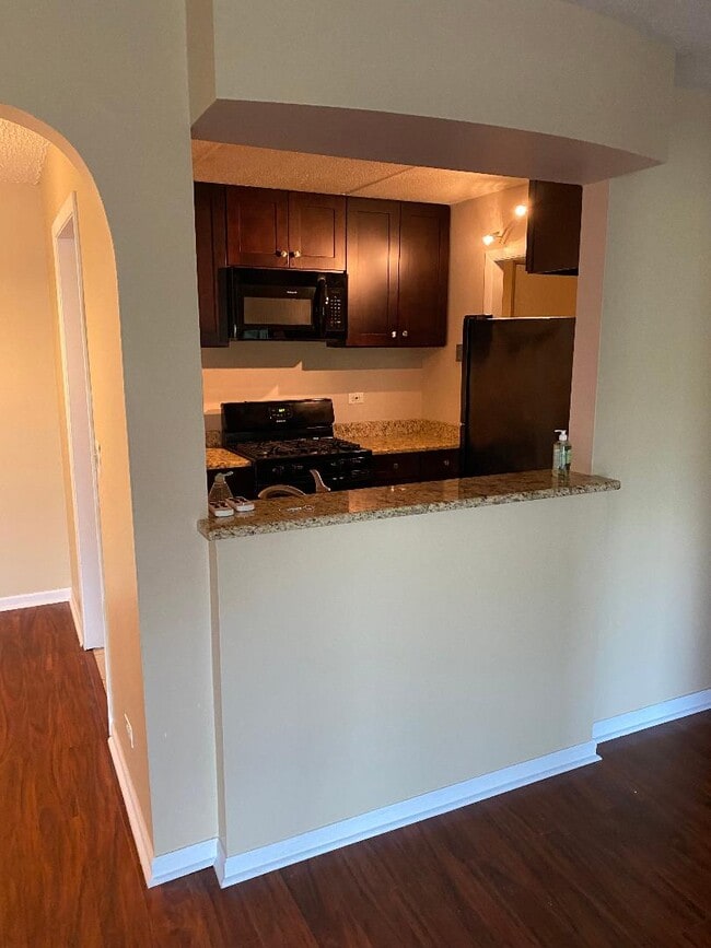 Photo - 300 W Fullerton Ave Unidad 322