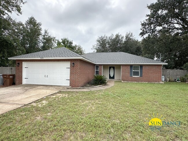 Building Photo - Pet Friendly Charming 3-Bedroom Home in Navarre!