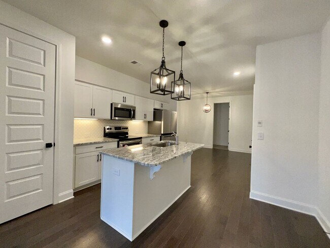 Photo - Spacious Townhome Located Minutes from Downtown Gallatin and Hendersonville!