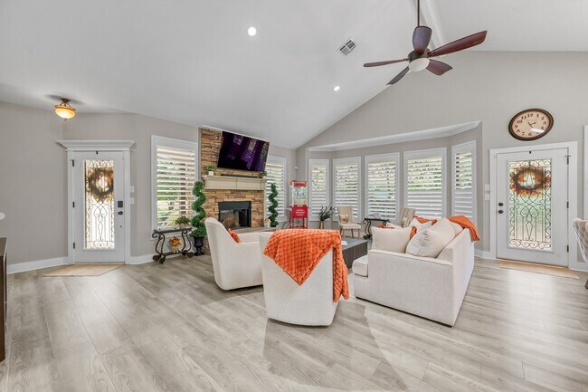 Photo - 13847 Pkwy Manor Dr