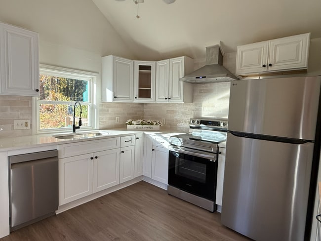 Photo - 1681 Stanton Rd SW