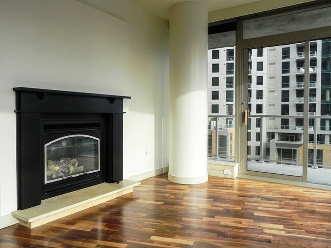 Photo - 10610 NE 9th Pl Unidad Apt #700