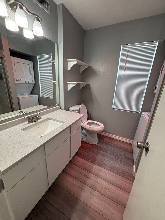 Photo - Remodeled 2 Bedroom Unit In Cobblestone - Water Included!