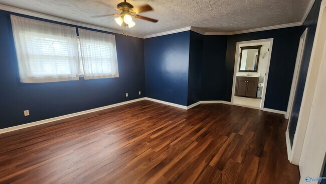 Photo - 11402 Hillwood Dr SE