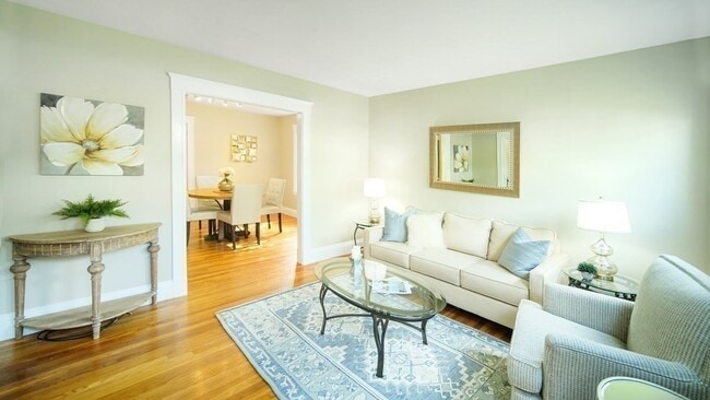 Photo - 66 Boylston St Unidad 2