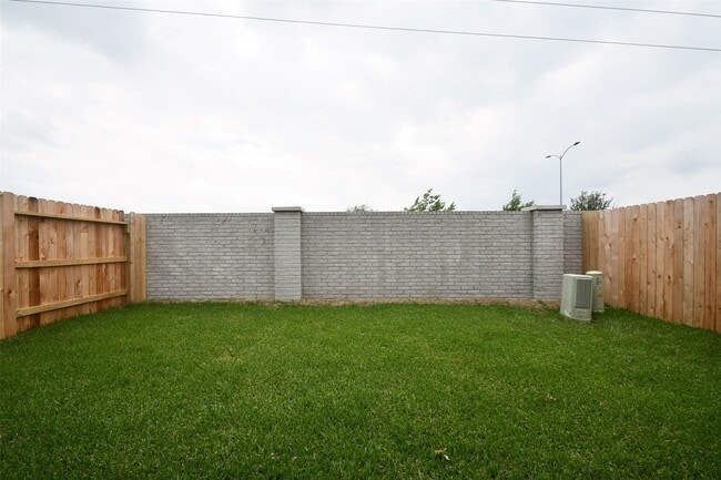 Photo - 4210 Laurel Oak Cir