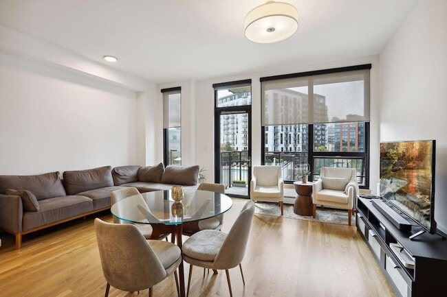 Photo - 1240 S 2nd St