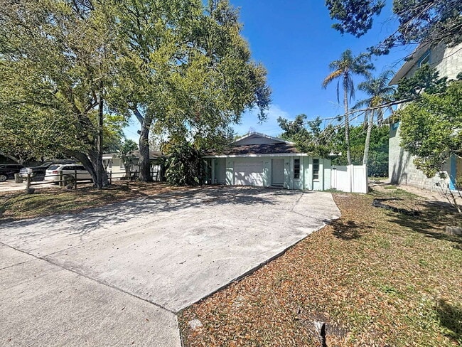 Photo - 10597 101st Ave