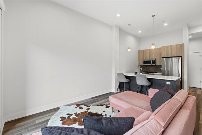 Photo - 2317 N Clark St Unit 301