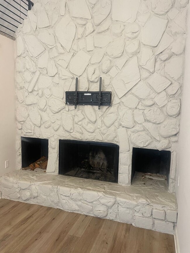 Photo - Knoxville 37918 - 2 bedroom, 2.5 bath Townhome - Contact Lisa Vineyard & Shannon Russell (865) 21...