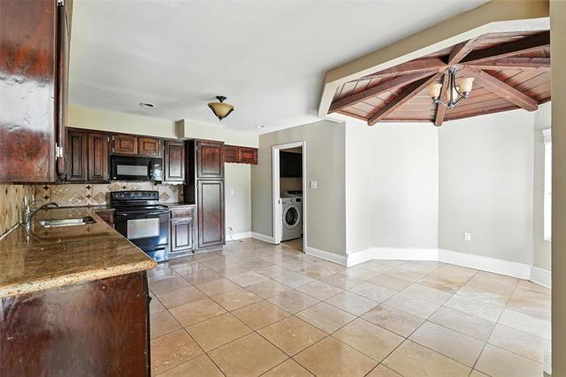 Photo - 2411 Meadow Creek Dr