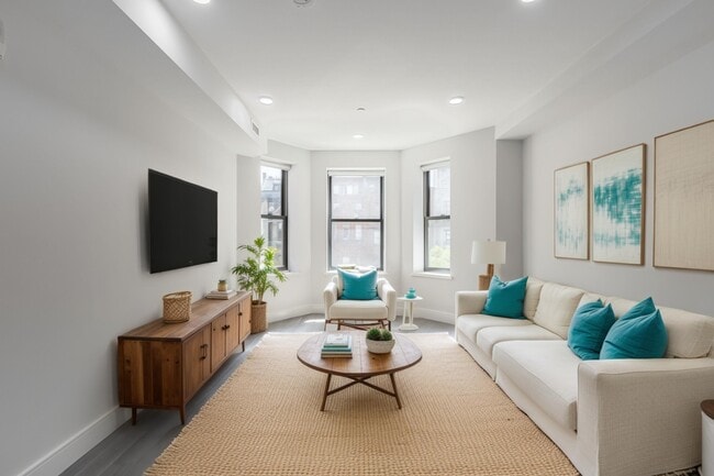 Photo - 169 Newbury St