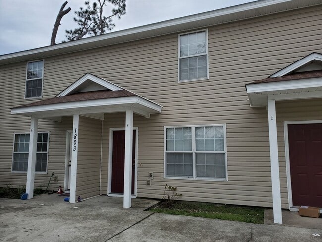 Building Photo - 1803 Hickory Ave Unit #B Rental