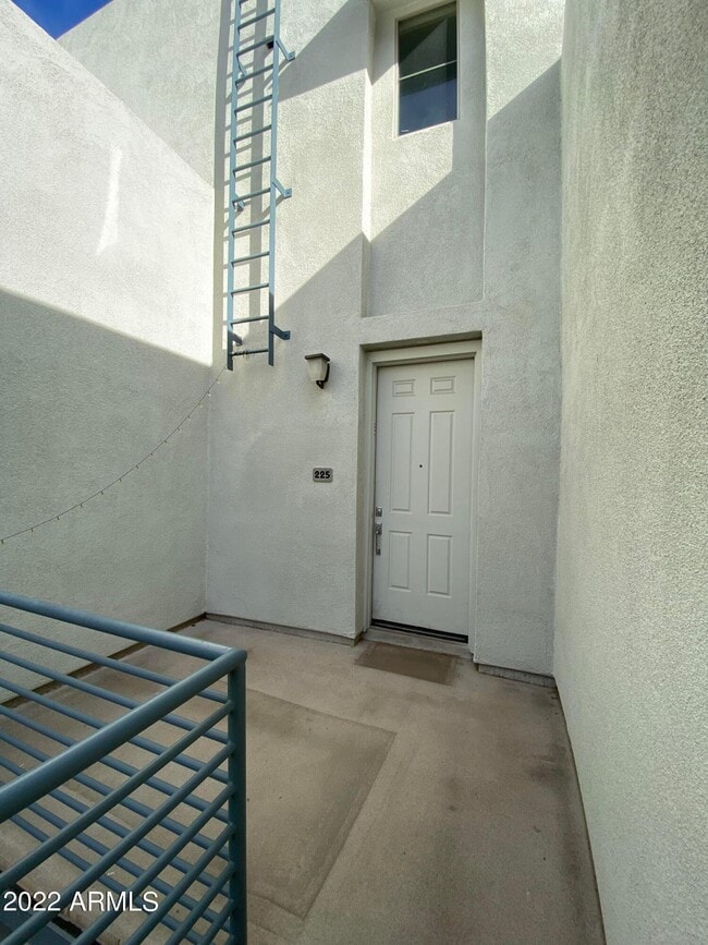 Photo - 615 E Portland St