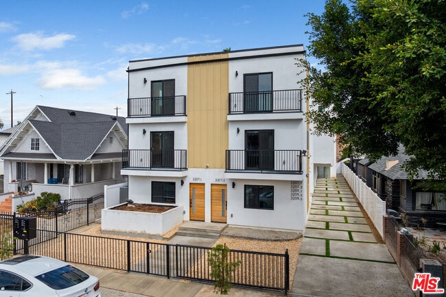 Building Photo - 3207 W 18th St