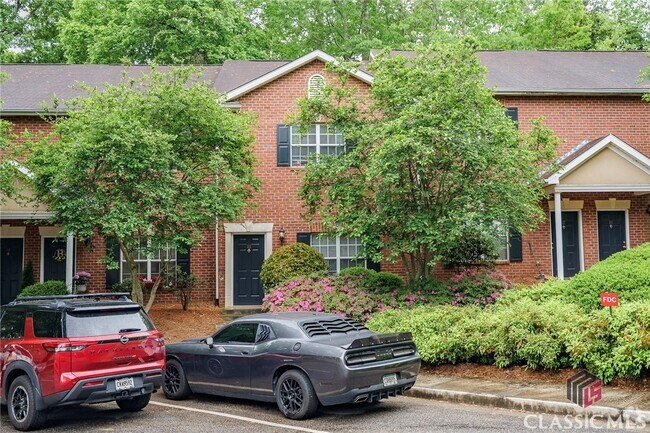 Building Photo - 205 Woodstone Dr Rental