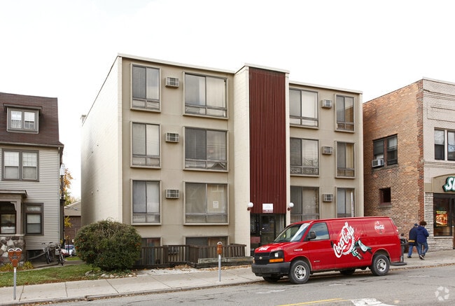 Building Photo - 904 S State St