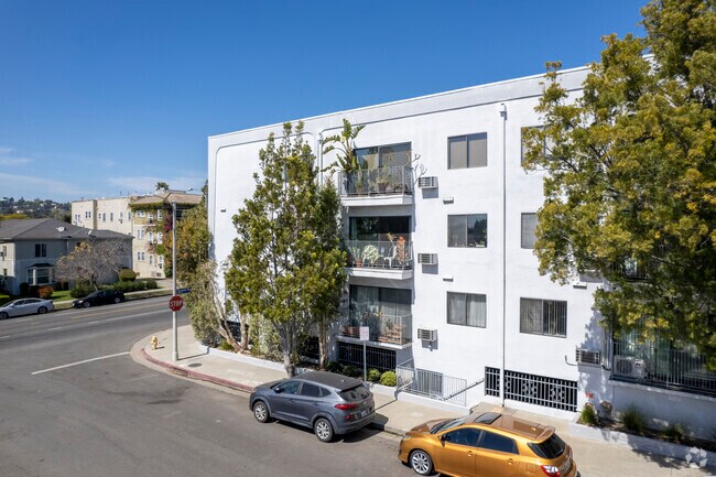 1930 N Vermont Ave - Vermont Towers