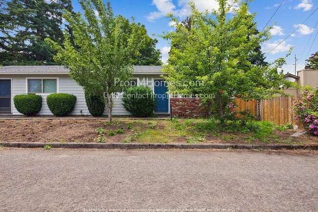 Building Photo - Updated Two Bedroom Duplex in SE! Unit 5829 SE 80th Court