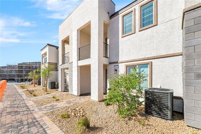 Building Photo - 351 Cymbal Pl