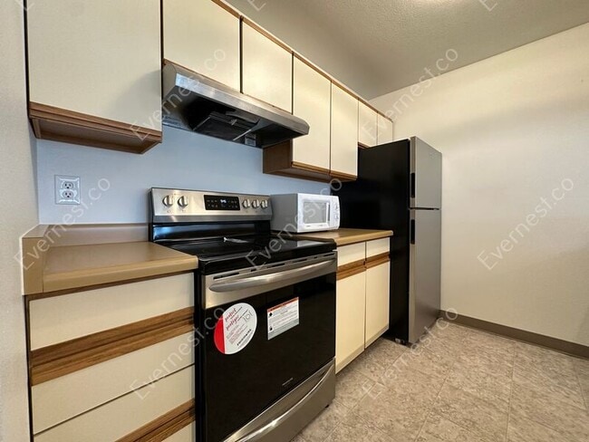 Photo - 1594 Bradley Dr