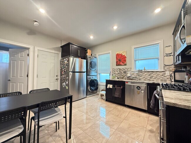 Photo - 81 Newbury St Unit 2