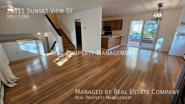 Photo - 13611 Sunset View St