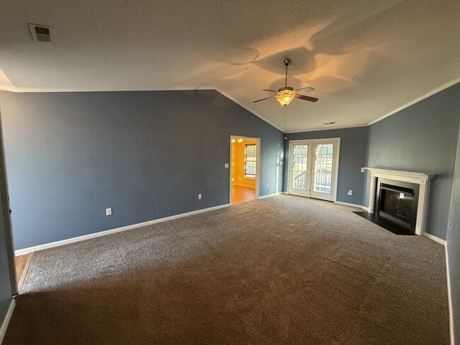 Photo - 121 Laredo Dr