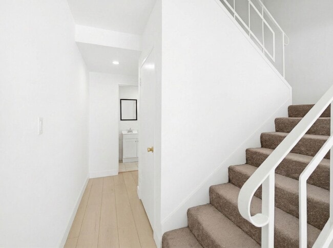 Photo - 337 Rexford Dr