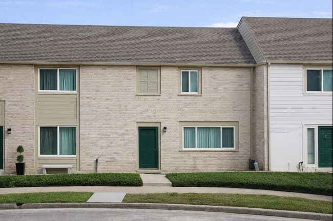 Building Photo - 2155 Hazlitt Dr