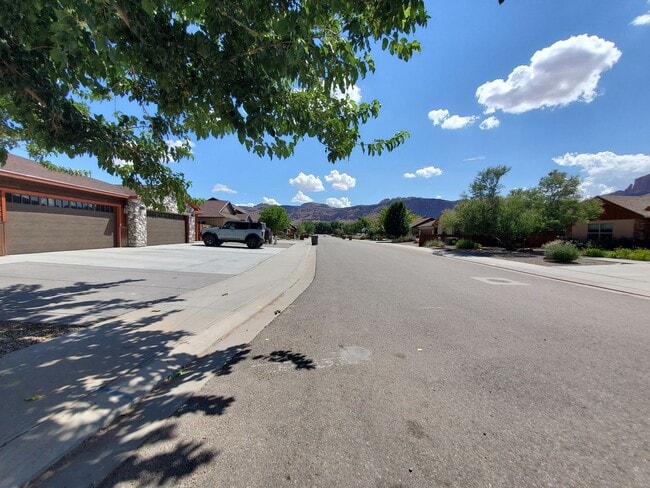 Photo - Beautiful Twin Home
