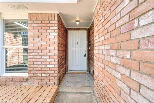 Photo - 7314 Ottawa Cir