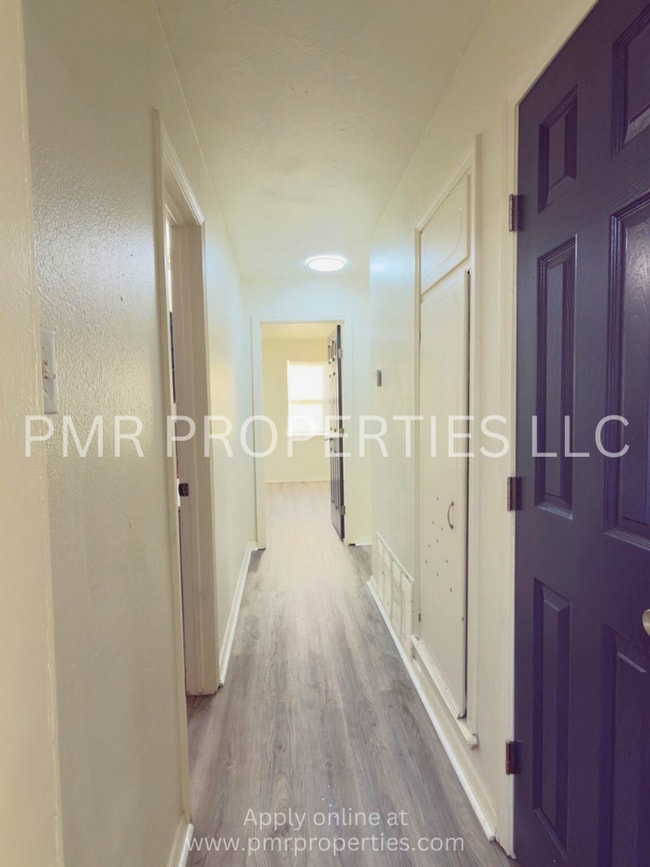 Photo - 3 Bedrooms / 1.5 Bathroom House