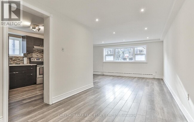 Photo - 76 Walmsley Blvd Unit 1