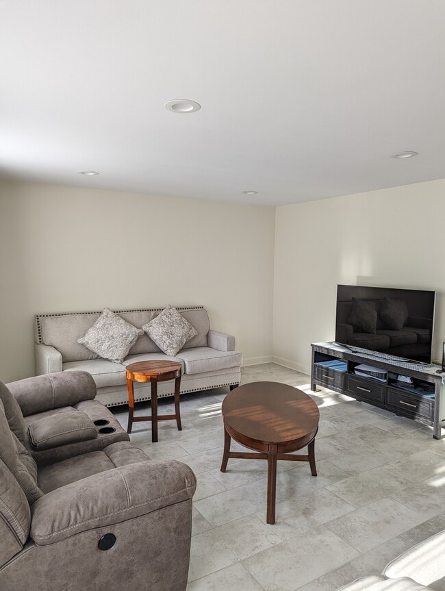 Photo - 3322 W Catalpa Ave Unit 1