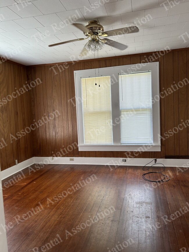 Photo - 201 S Farmerville St