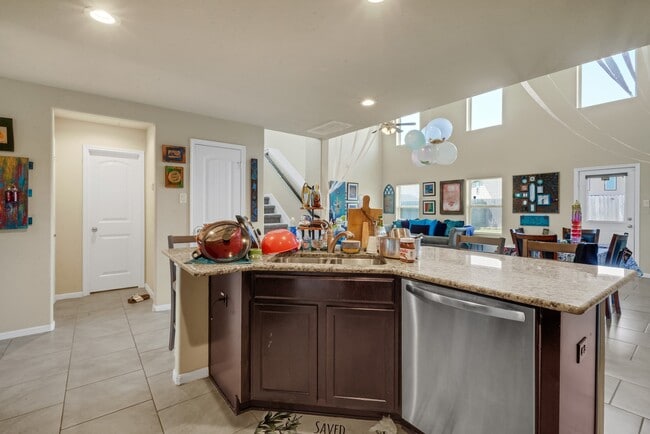 Photo - 6914 Ithaca Heights Ln