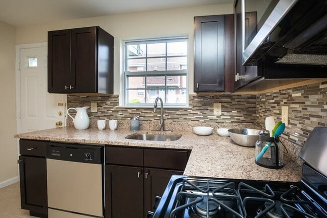 Photo - Lamberts Mill Village